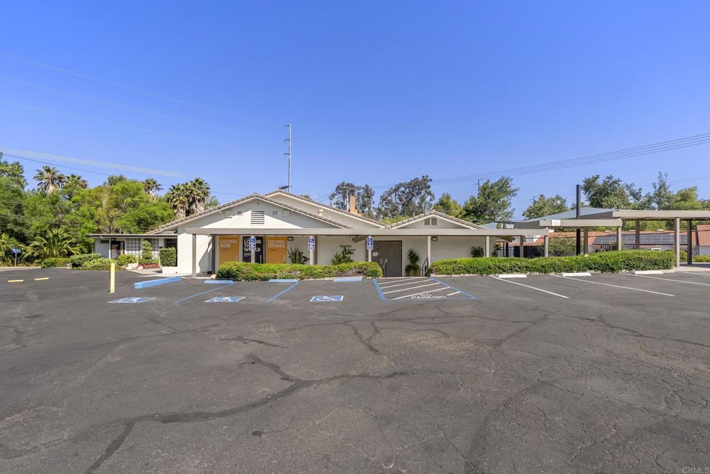 1109 E Fallbrook Street Property Photo 12
