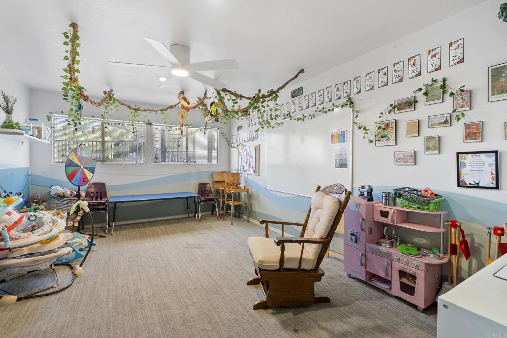 1109 E Fallbrook Street Property Photo 42