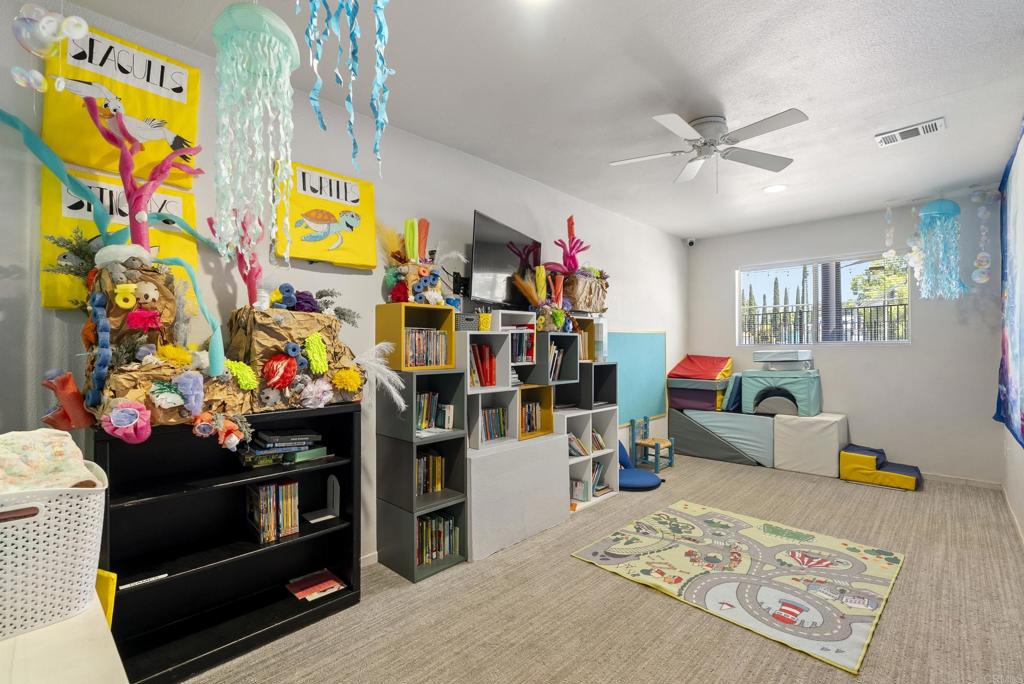 1109 E Fallbrook Street Property Photo 44