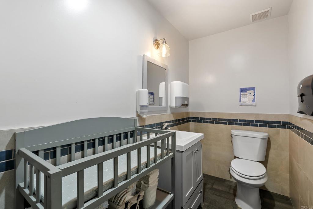 1109 E Fallbrook Street Property Photo 45