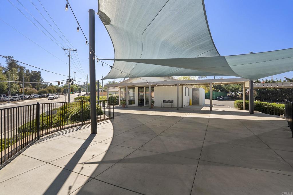 1109 E Fallbrook Street Property Photo 49