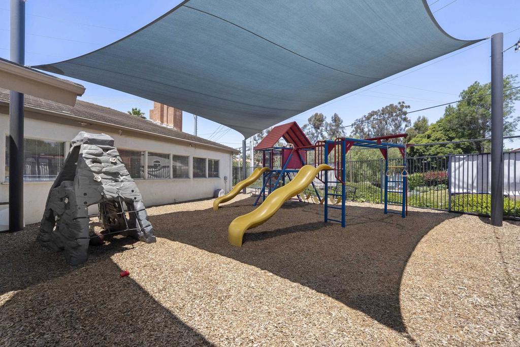 1109 E Fallbrook Street Property Photo 60