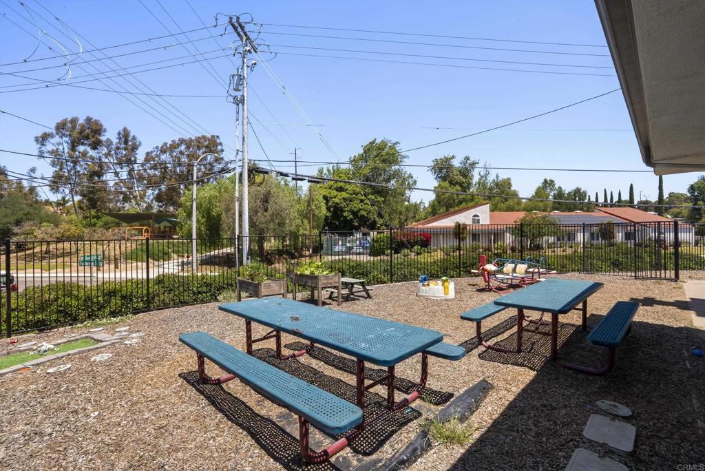 1109 E Fallbrook Street Property Photo 64