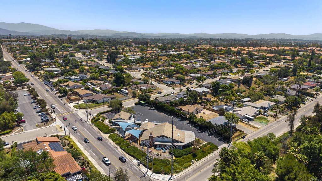 1109 E Fallbrook Street Property Photo 65