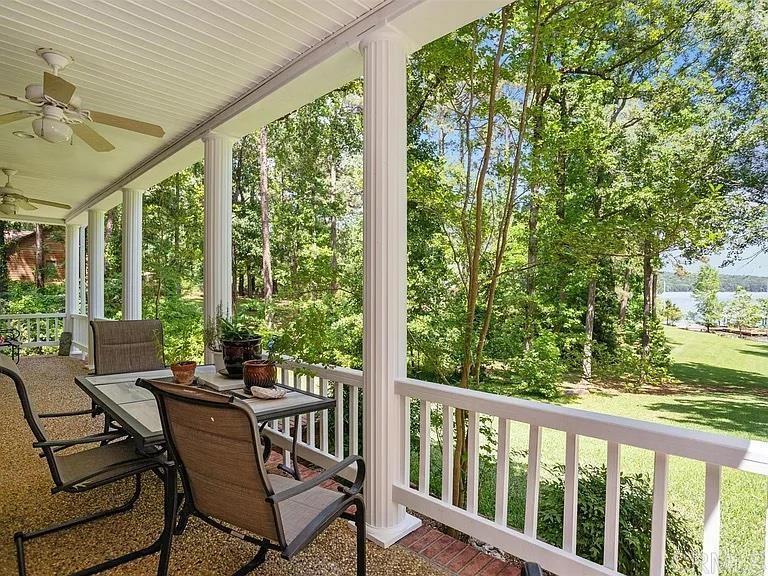 590 Shoreline Drive Property Photo 4