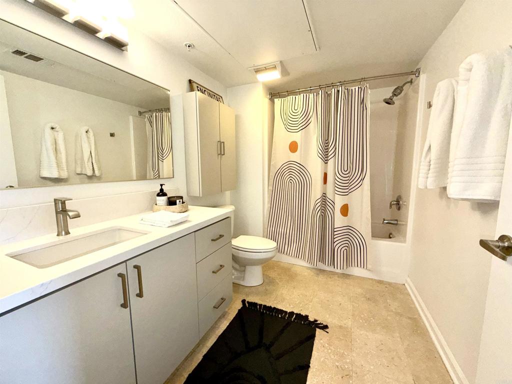 687 S Coast Highway 101 308 Property Photo 8