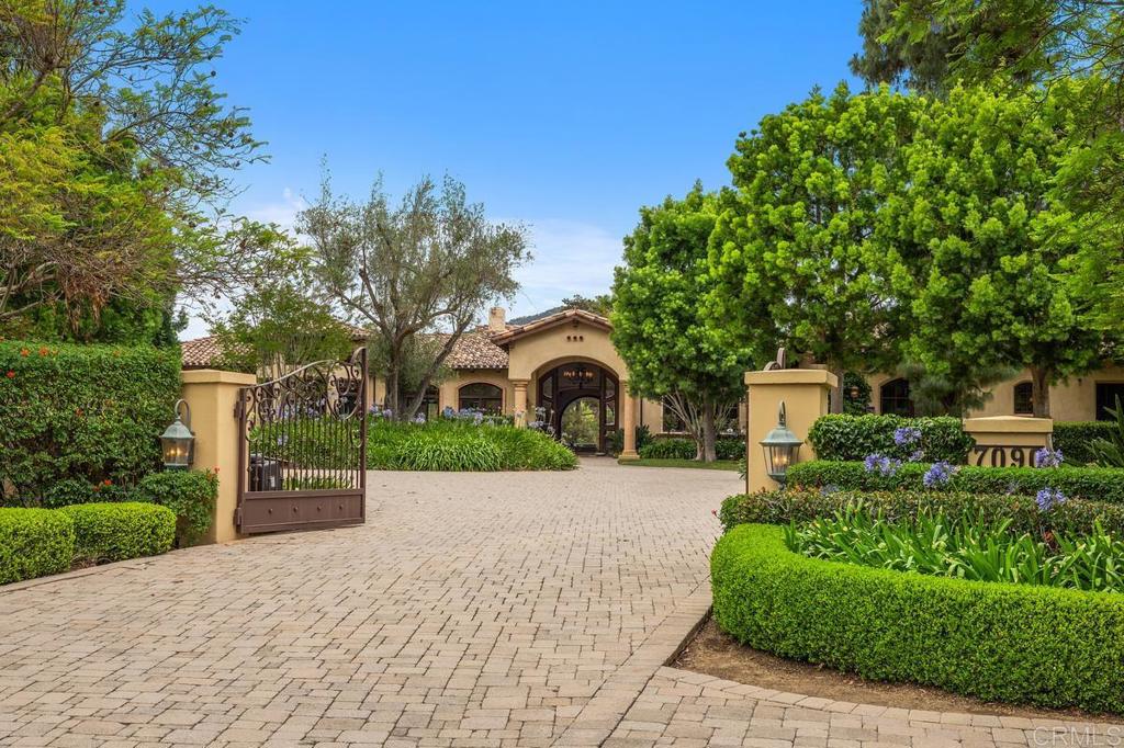 7090 Via Guadalupe Property Photo 3