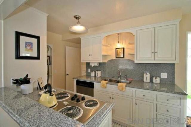 307 Rosemont Property Photo 7