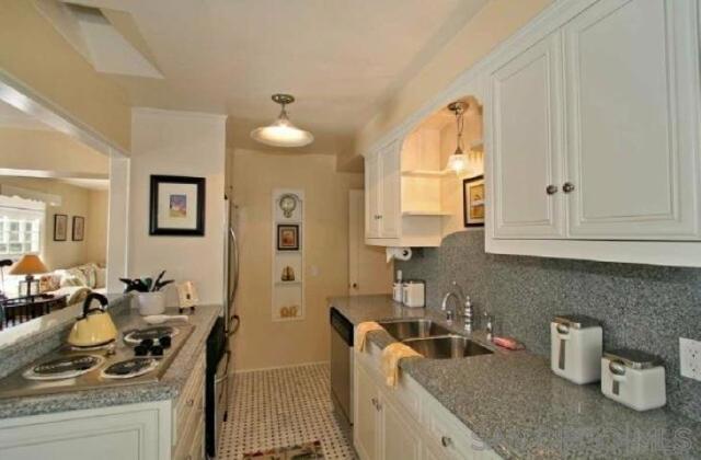 307 Rosemont Property Photo 8