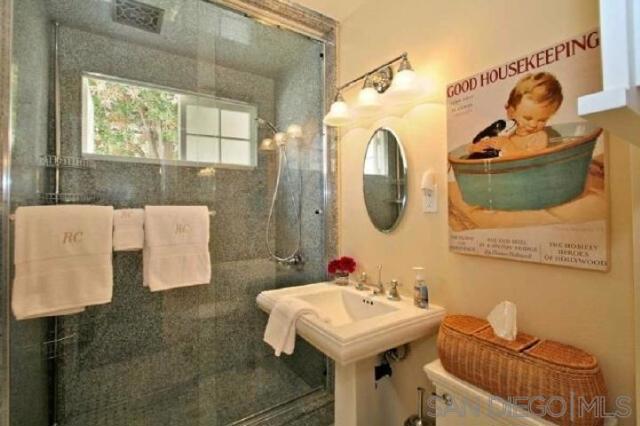307 Rosemont Property Photo 12