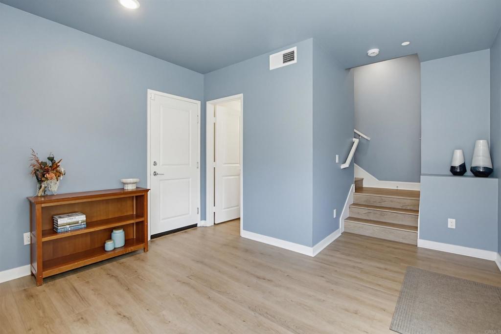 437 Jupiter Property Photo 17