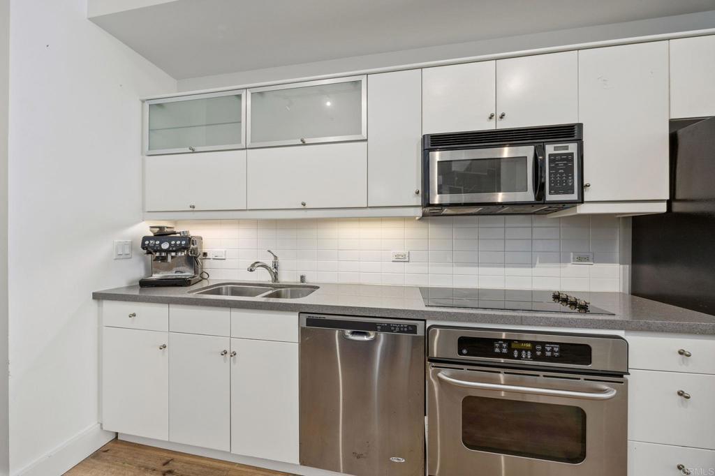 350 W Ash Street 603 Property Photo 3