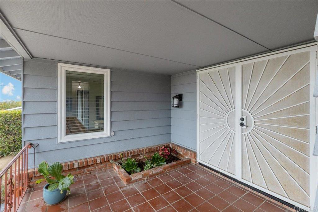 1248 Alta Vista Drive Property Photo 3