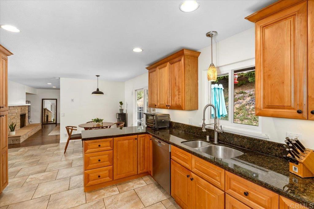1248 Alta Vista Drive Property Photo 13