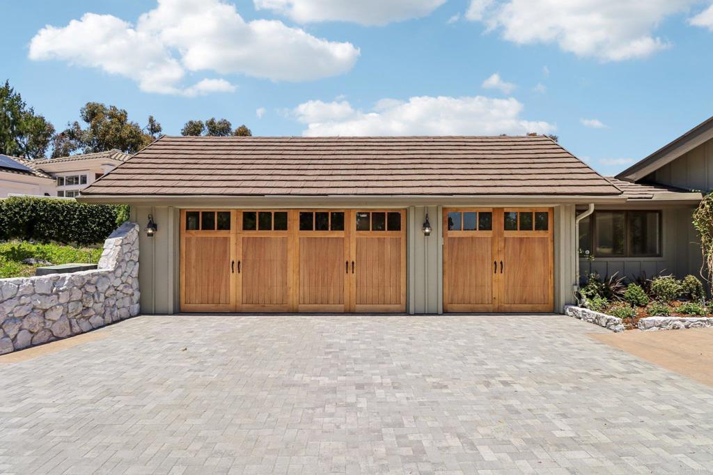 4955 Rancho Viejo Drive Property Photo 3