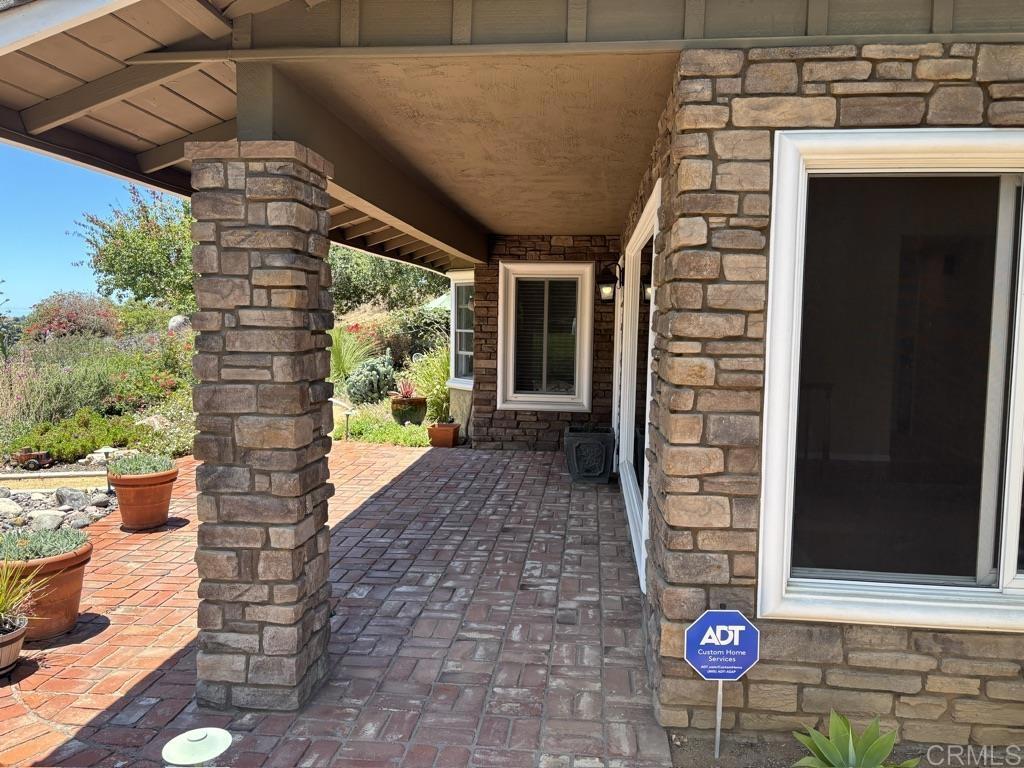 1825 Kent Place Property Photo 2