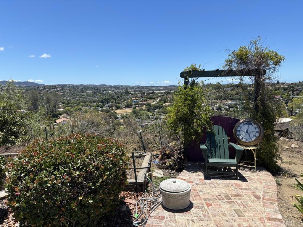 1825 Kent Place Property Photo 9
