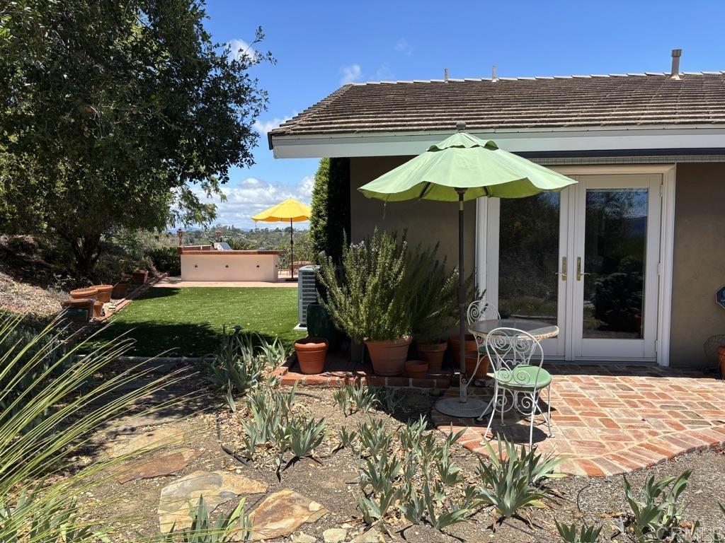 1825 Kent Place Property Photo 11