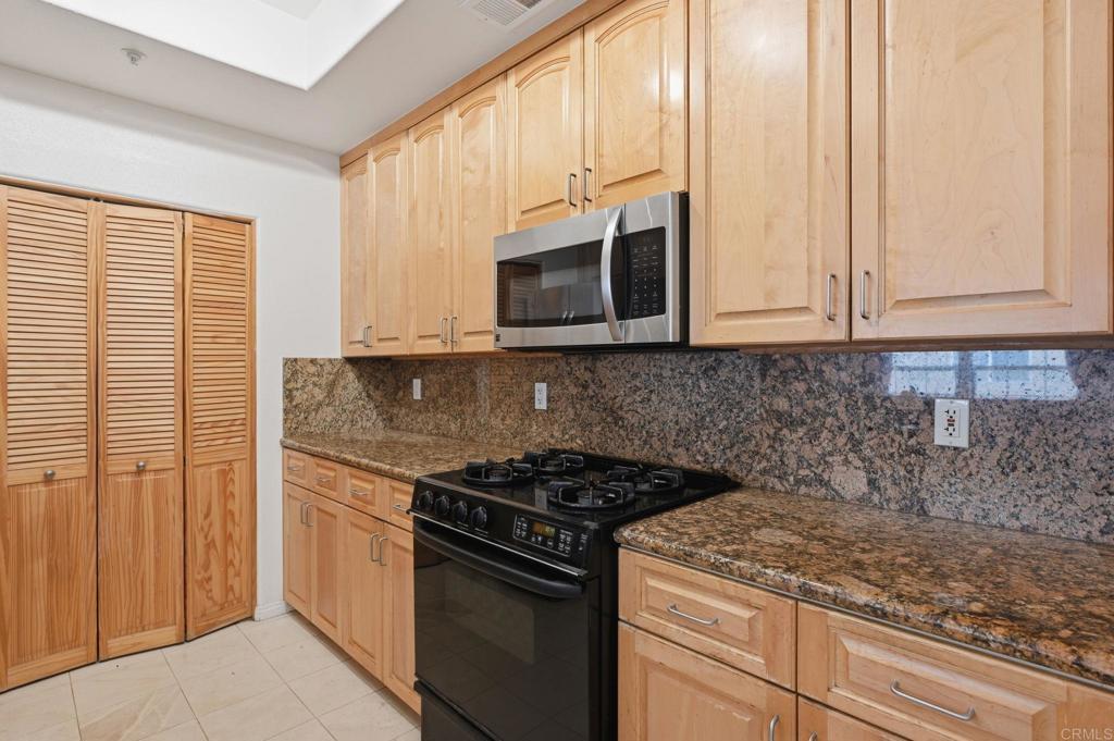 7548 Romeria Street Property Photo 19