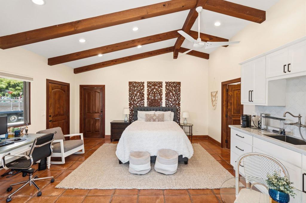 1668 Crest Drive Property Photo 40