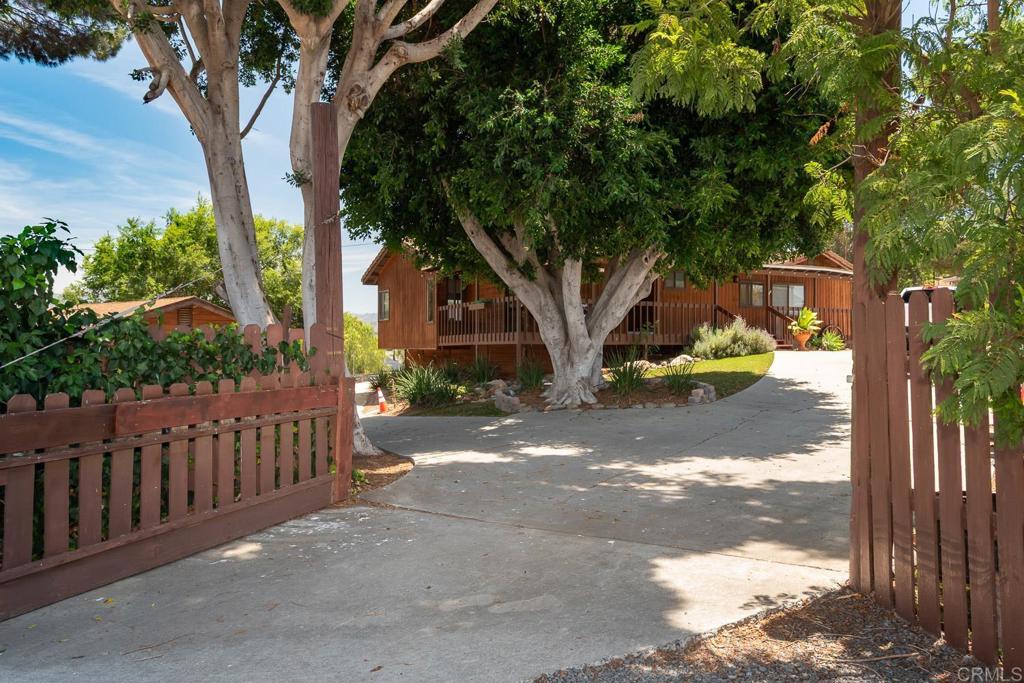 2941 Pioneer Way Property Photo 8