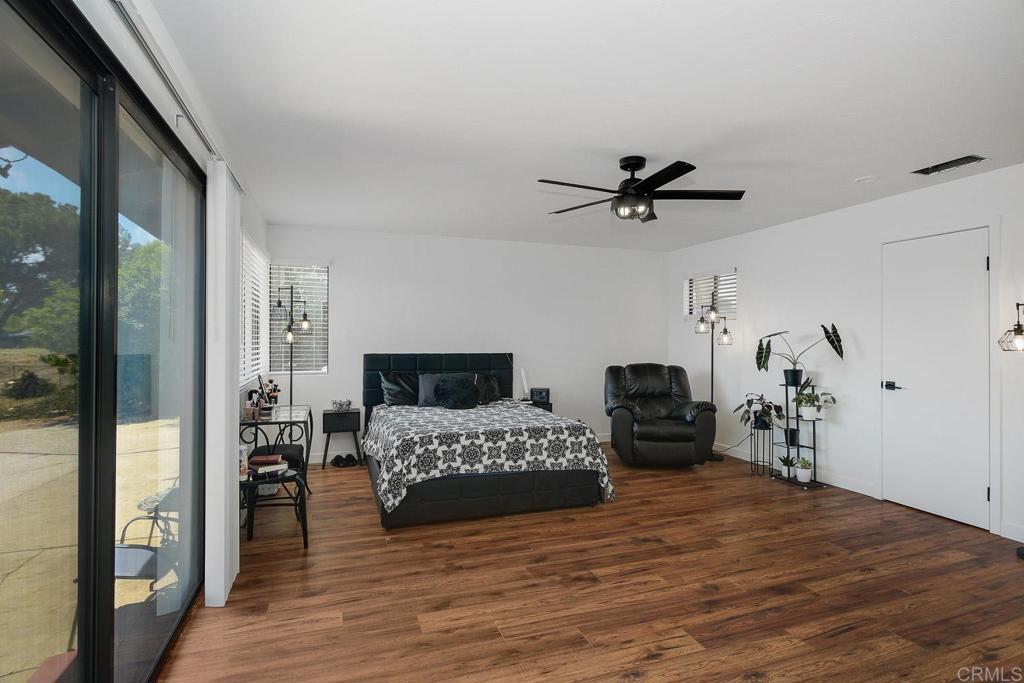 2941 Pioneer Way Property Photo 24