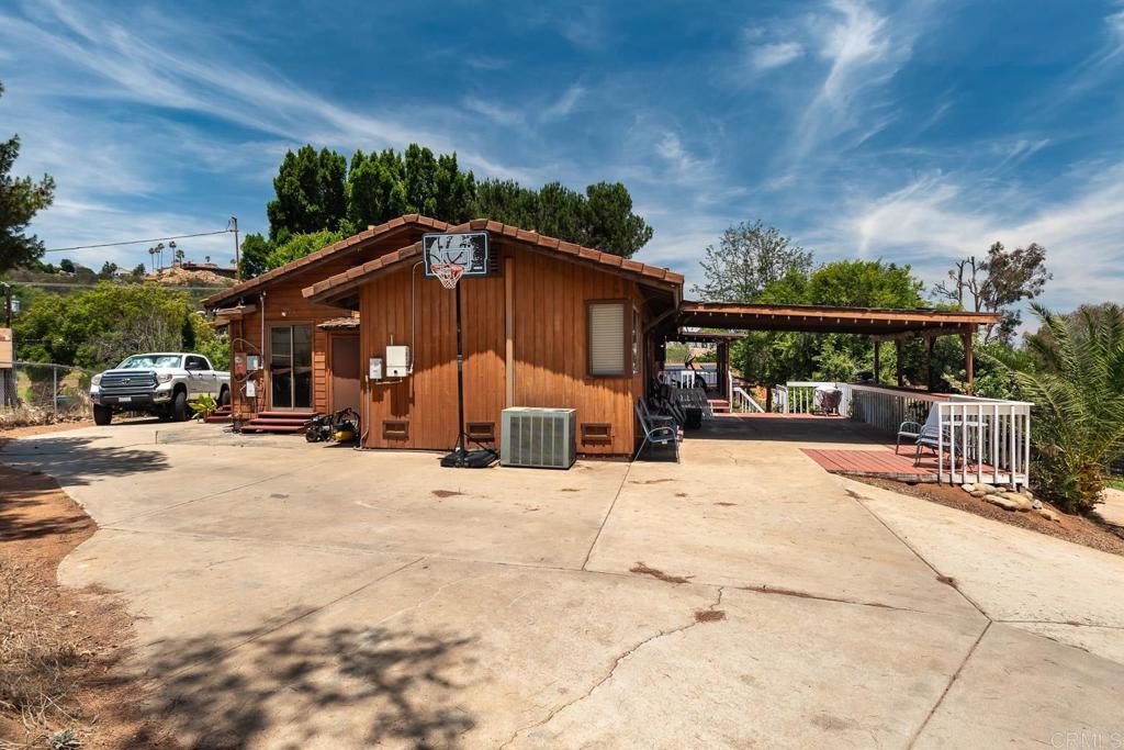 2941 Pioneer Way Property Photo 44