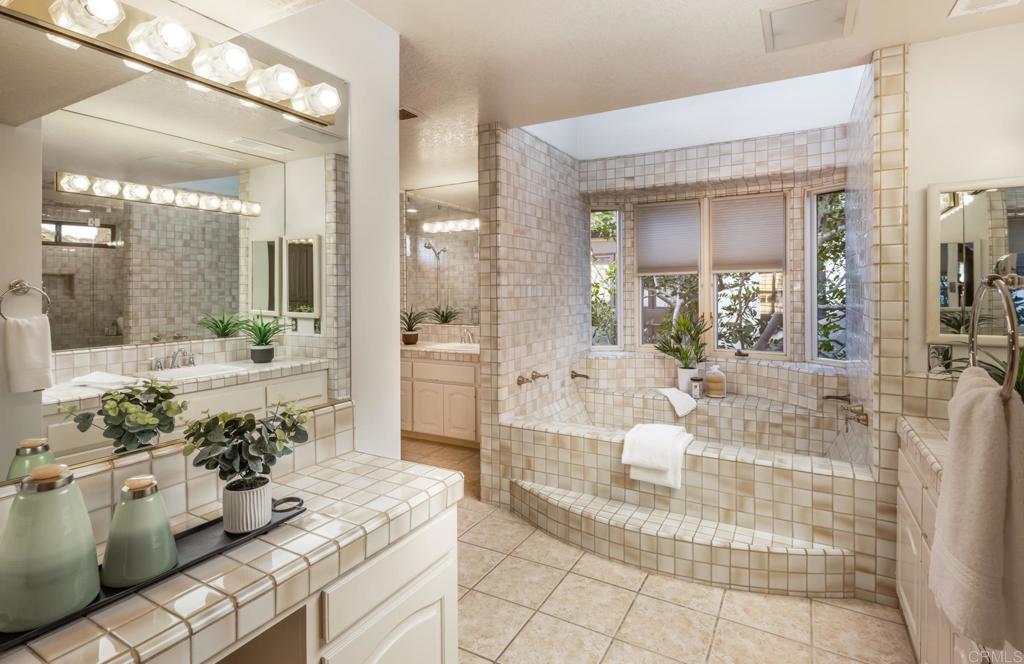 7351 Alicante Road Property Photo 17