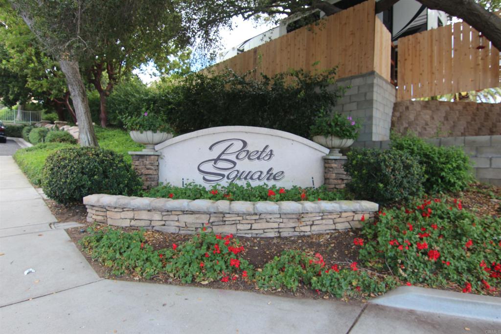 445 Poets Square Property Photo 2