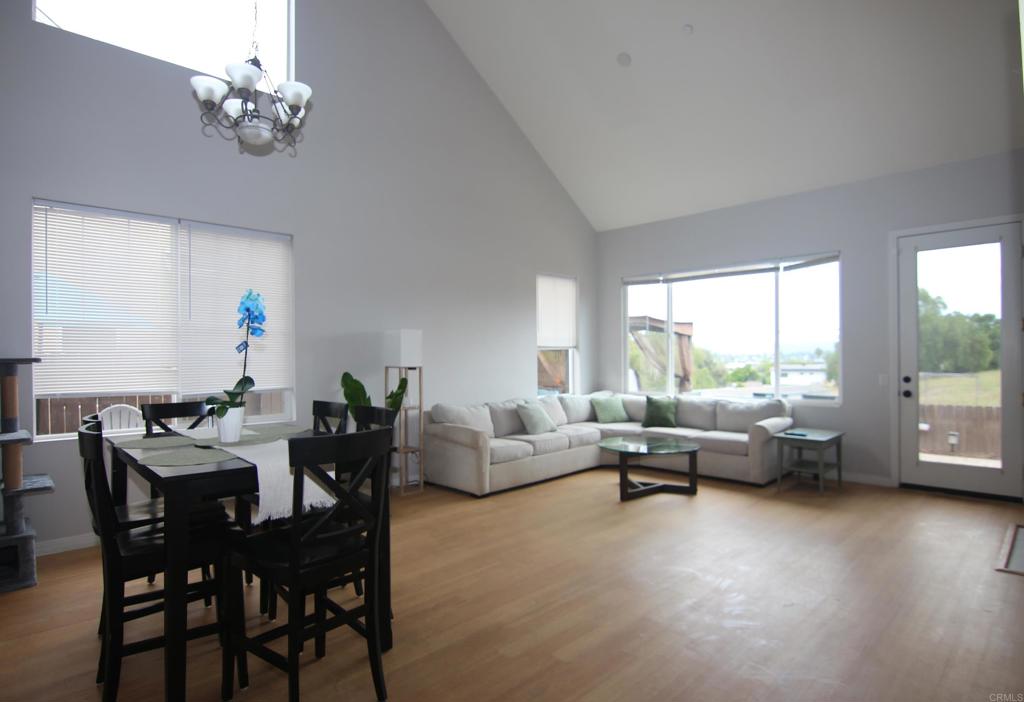 445 Poets Square Property Photo 6