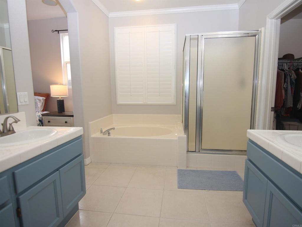 445 Poets Square Property Photo 14