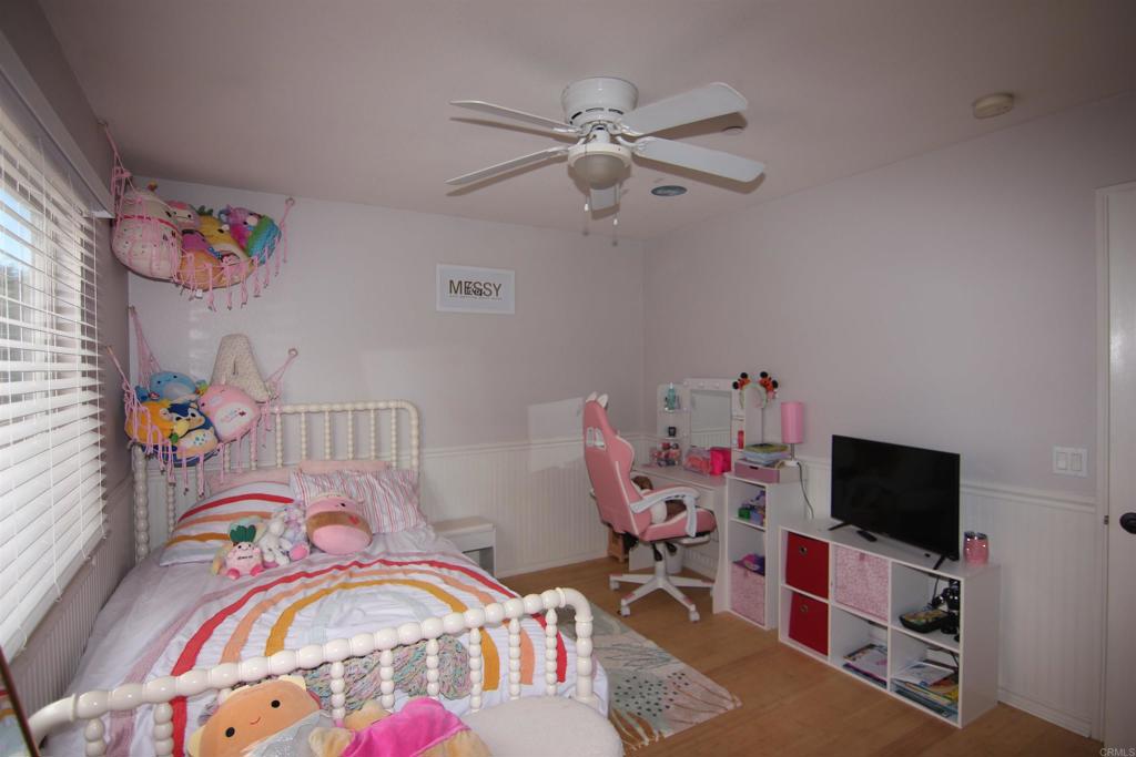 445 Poets Square Property Photo 16
