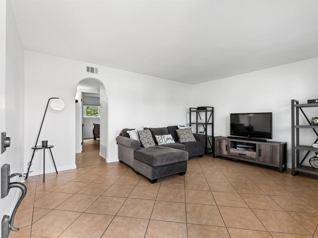 4123 Bonita Drive Property Photo 4