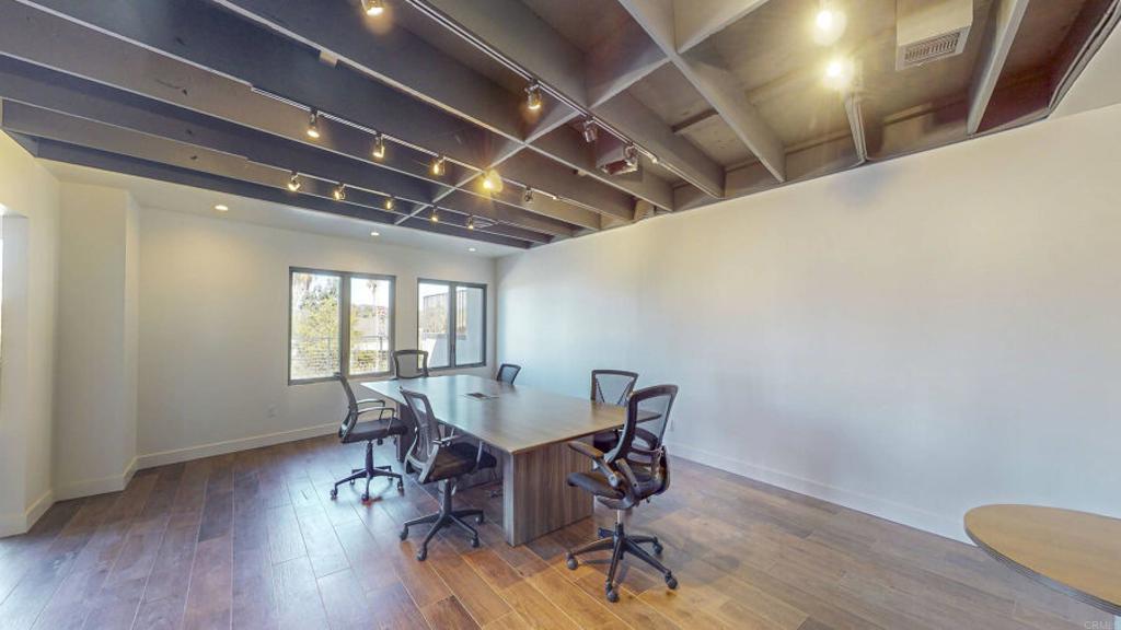 401 E Grand Avenue A And B Property Photo 1