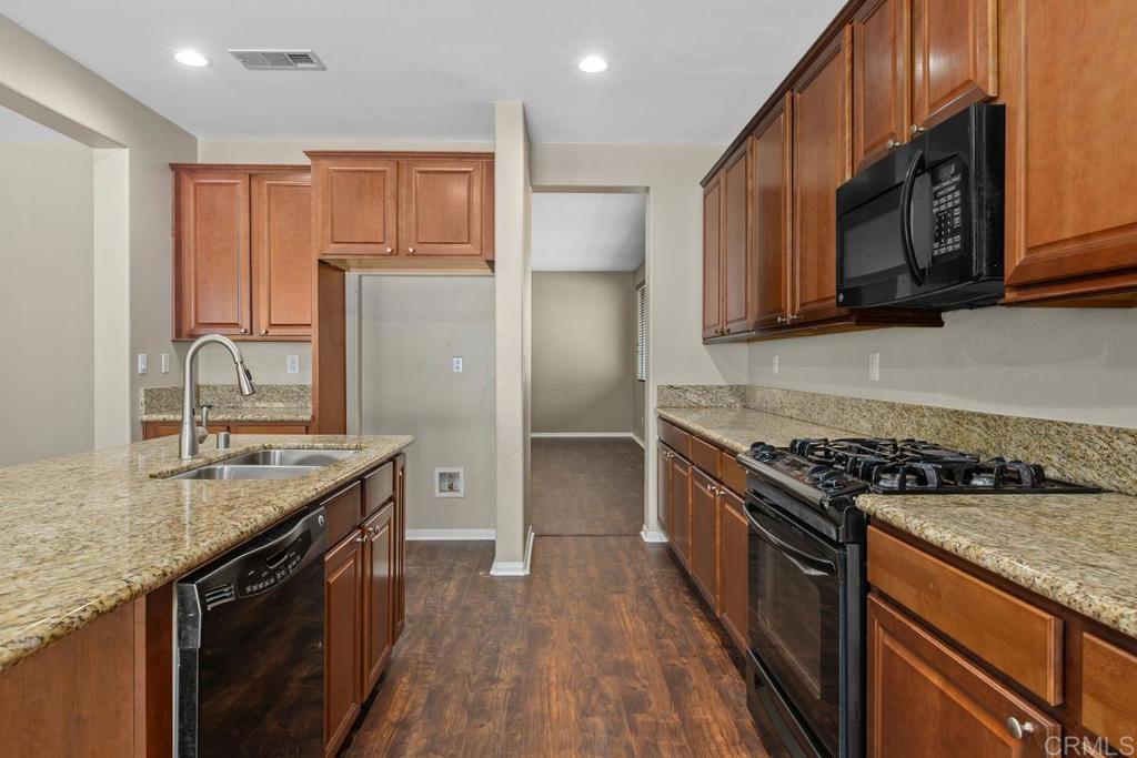 35621 Hawkeye Street Property Photo 12