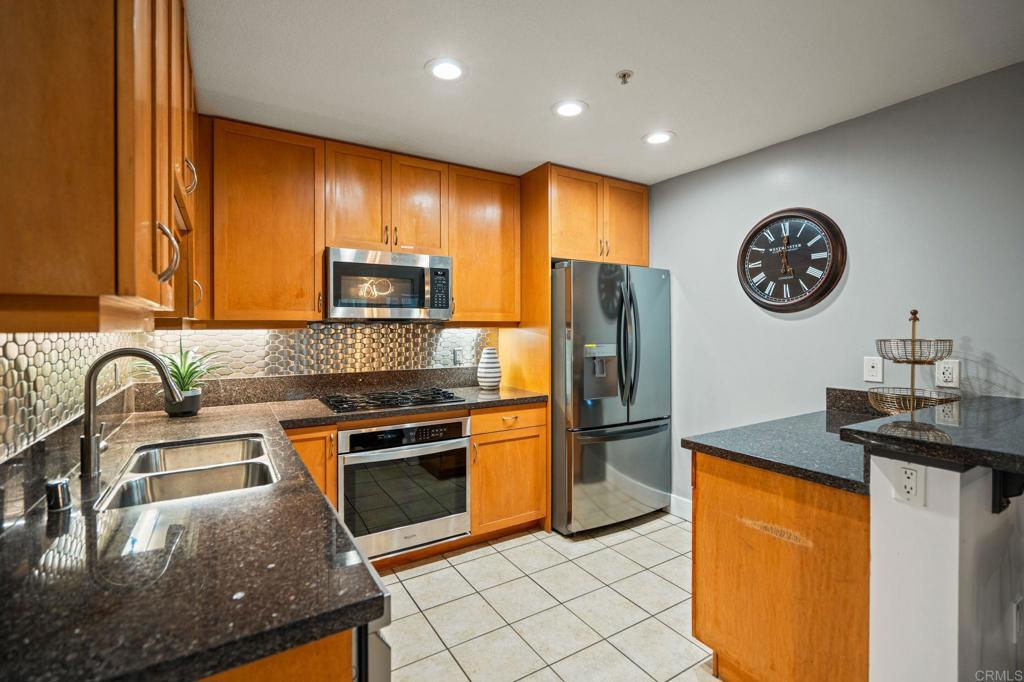 850 Beech Street 511 Property Photo 22