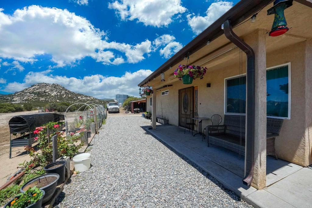 27824 Golden Eagle Road Property Photo 4