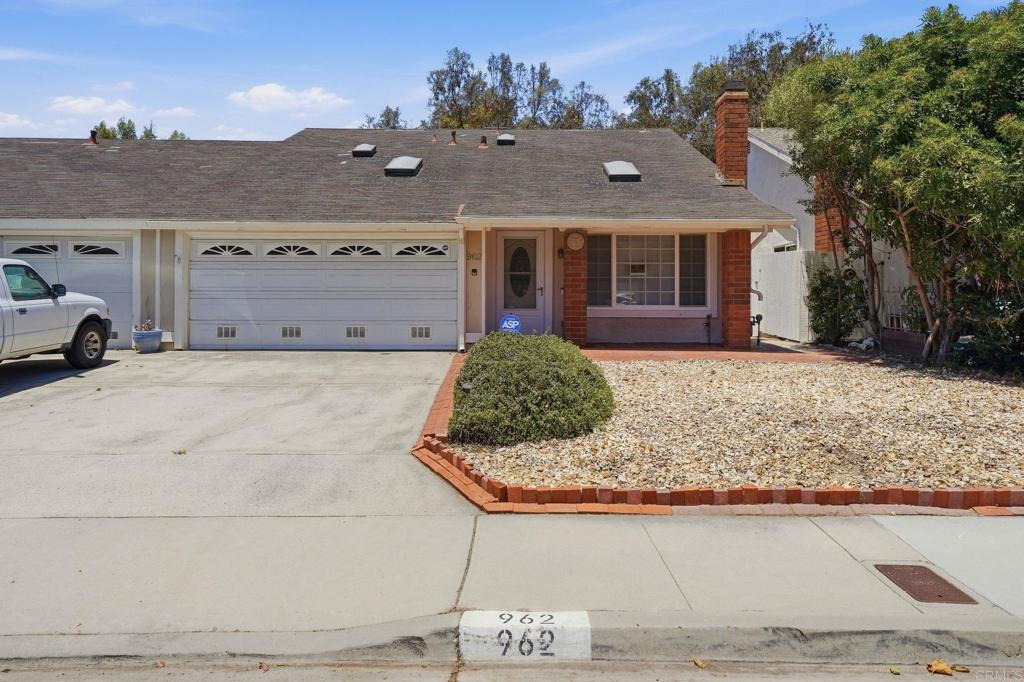 962 Woodgrove Drive Property Photo 1