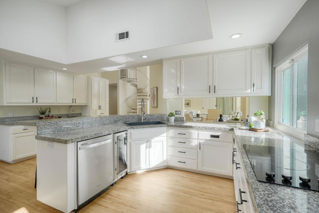 2039 E Mission Road Property Photo 11