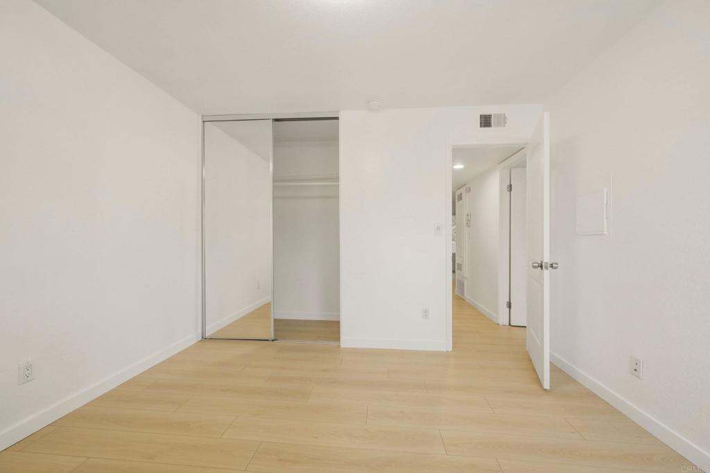 4465 Home Ave 1 Property Photo 17