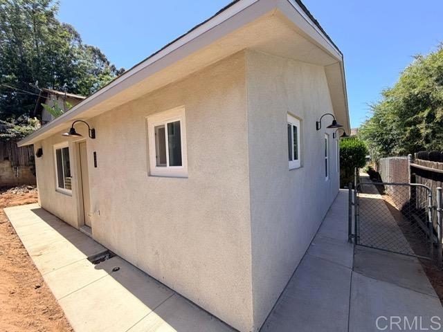 623 E 3rd Avenue Property Photo 2