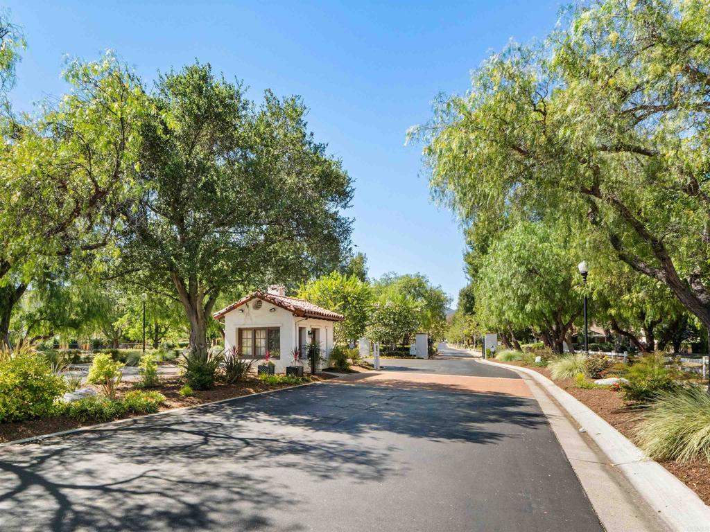 2475 Quail Creek Place Property Photo 70
