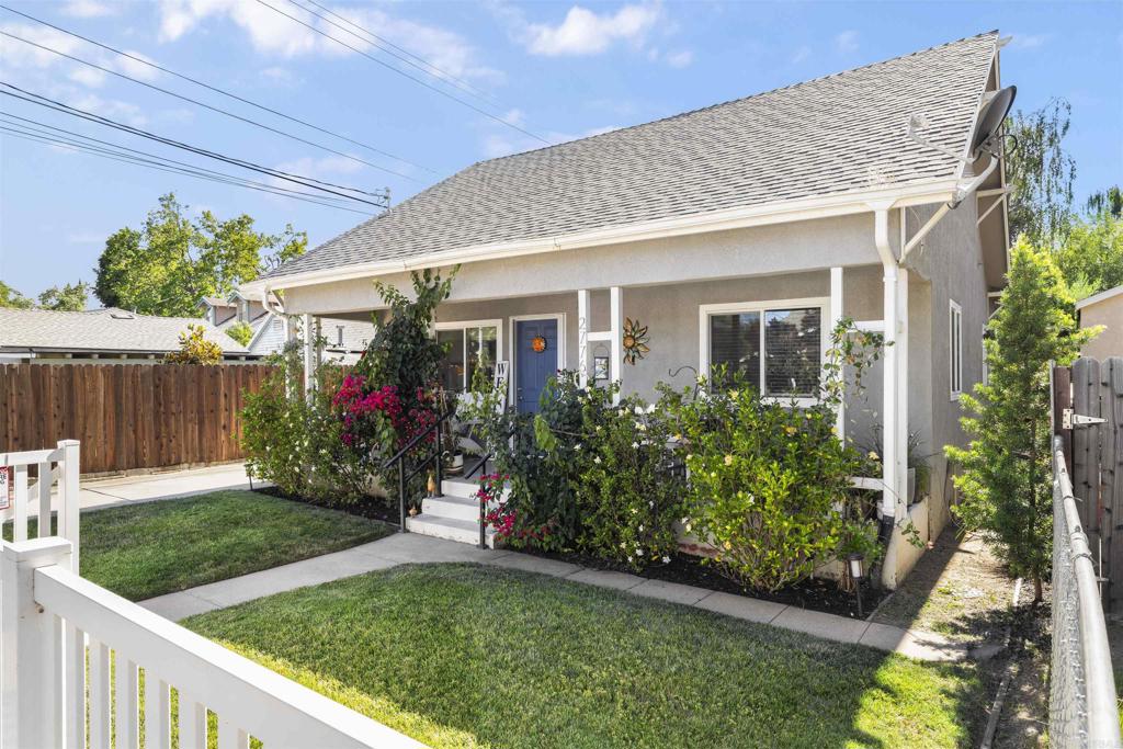 2776 Santa Clara Way Property Photo 3