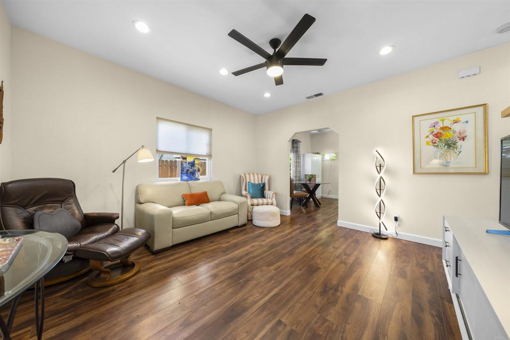 2776 Santa Clara Way Property Photo 10