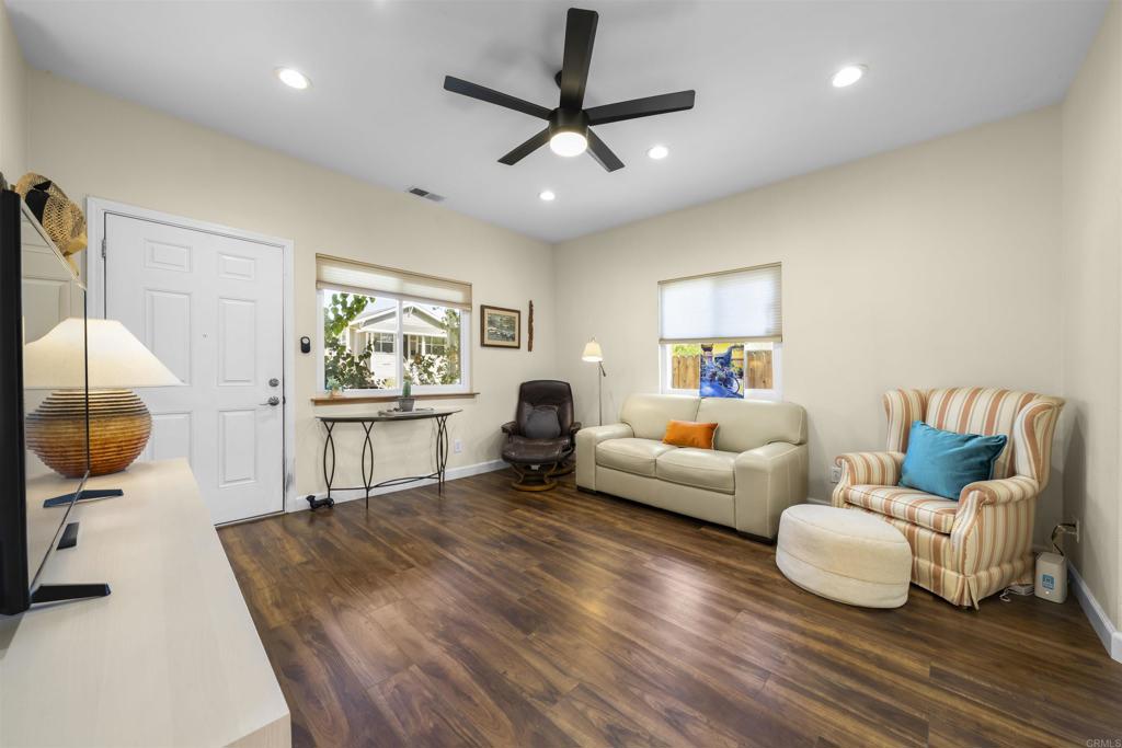 2776 Santa Clara Way Property Photo 11