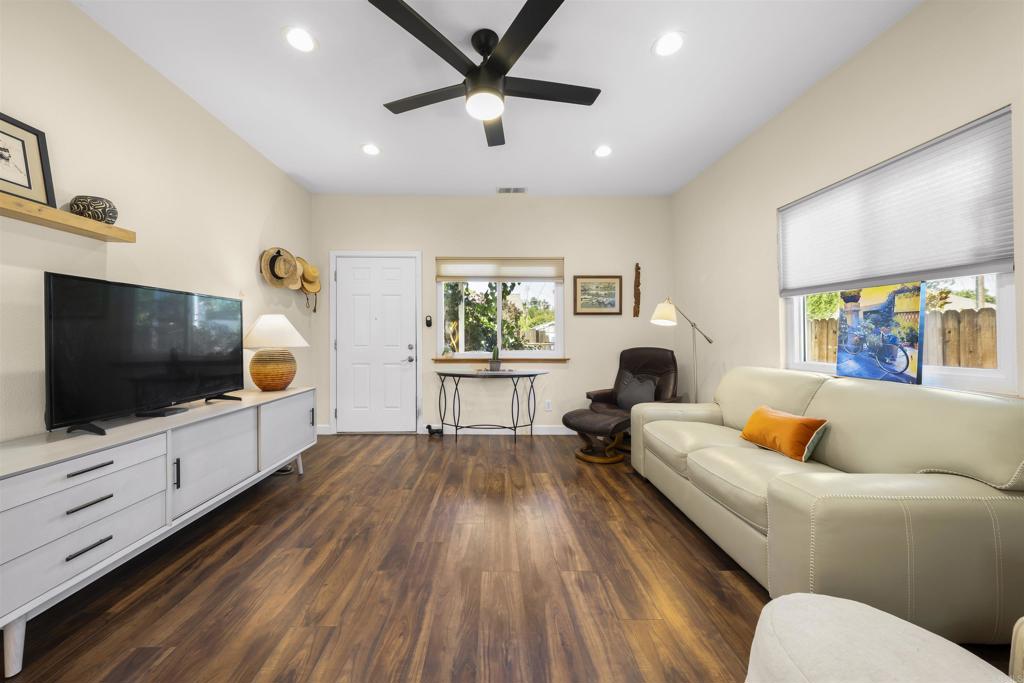 2776 Santa Clara Way Property Photo 12
