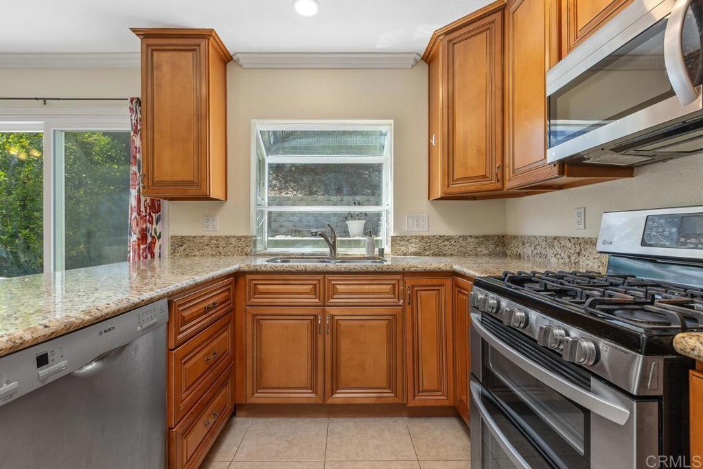 9924 Via Monzon Property Photo 4
