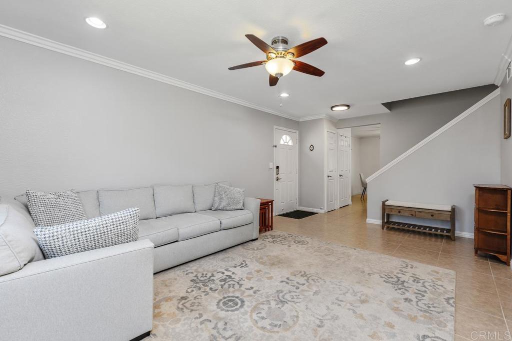 9924 Via Monzon Property Photo 8