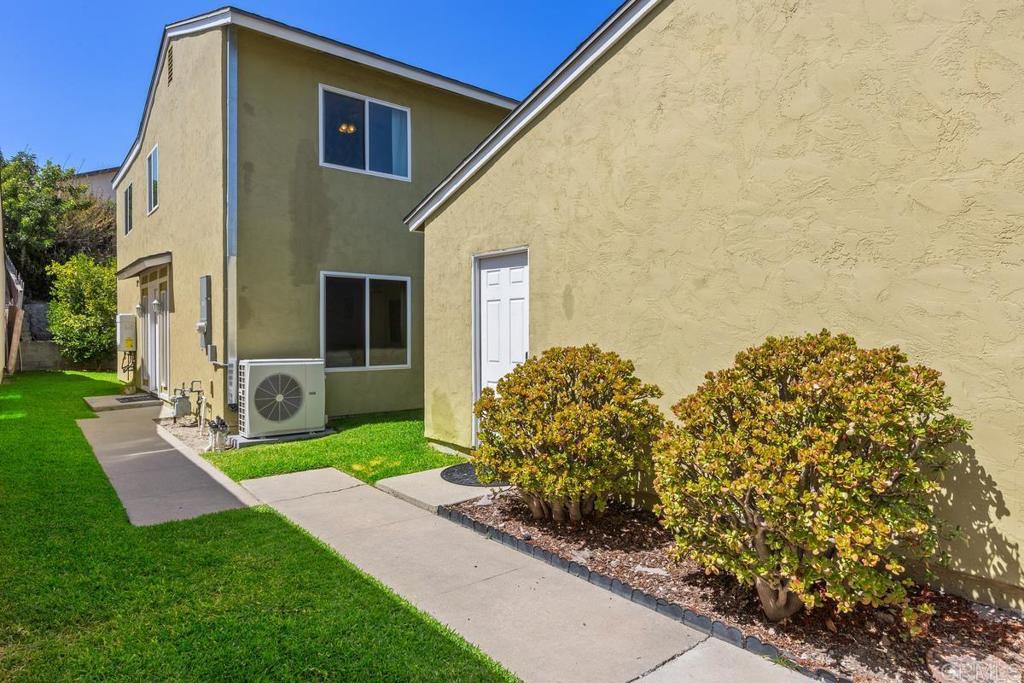 9924 Via Monzon Property Photo 32