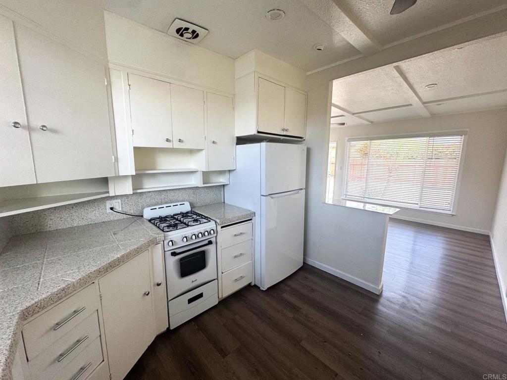 678 Jefferson Avenue Property Photo 10